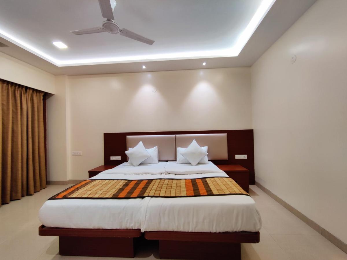 Serenity By Monarch, Baner Pune Méribel Village Exteriér fotografie