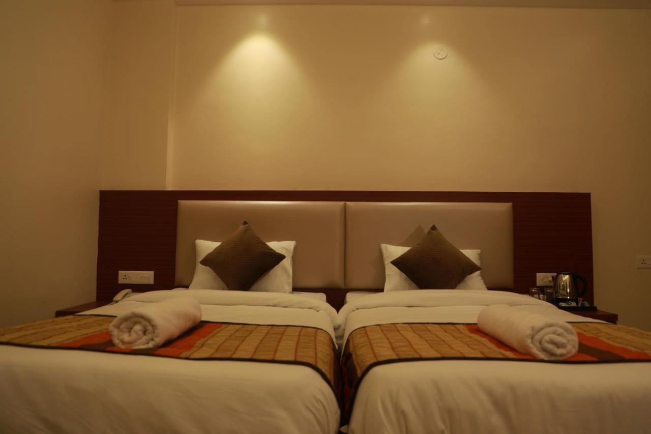 Serenity By Monarch, Baner Pune Méribel Village Exteriér fotografie