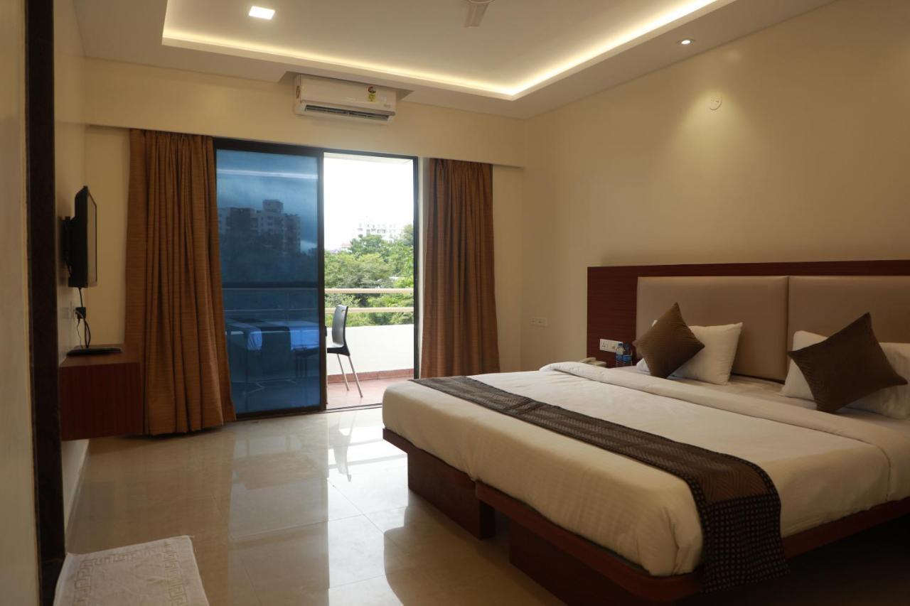 Serenity By Monarch, Baner Pune Méribel Village Exteriér fotografie