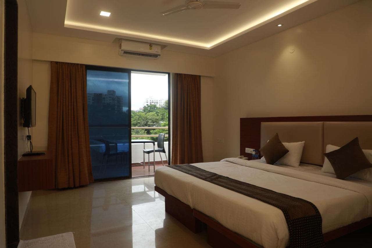 Serenity By Monarch, Baner Pune Méribel Village Exteriér fotografie
