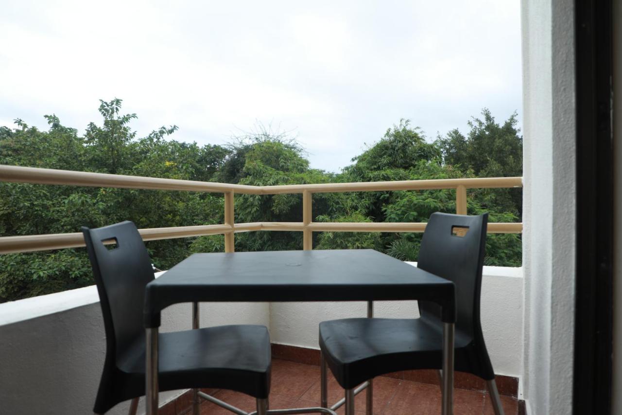 Serenity By Monarch, Baner Pune Méribel Village Exteriér fotografie